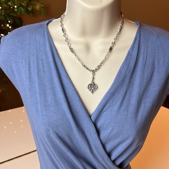 💙ANN TAYLOR BLUE WRAP FRONT V NECK RUCHED SIDE TOP SIZE EXTRA SMALL💙 - Picture 4 of 12